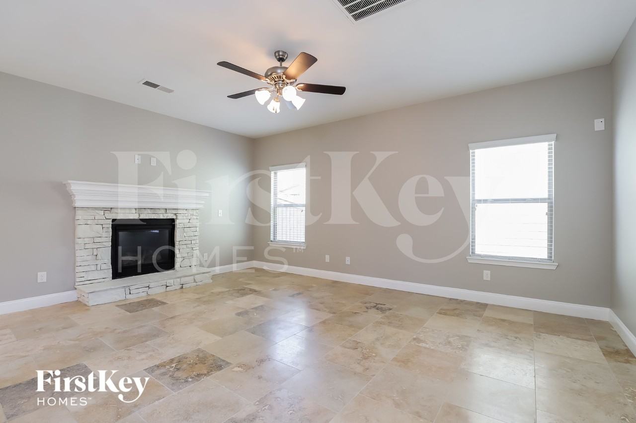 5931 Lexington Way - Photo 3 of 15