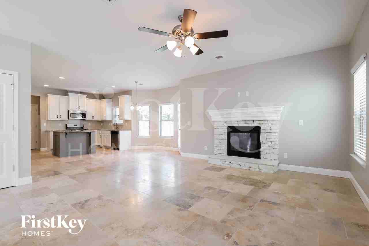 5931 Lexington Way - Photo 4 of 15