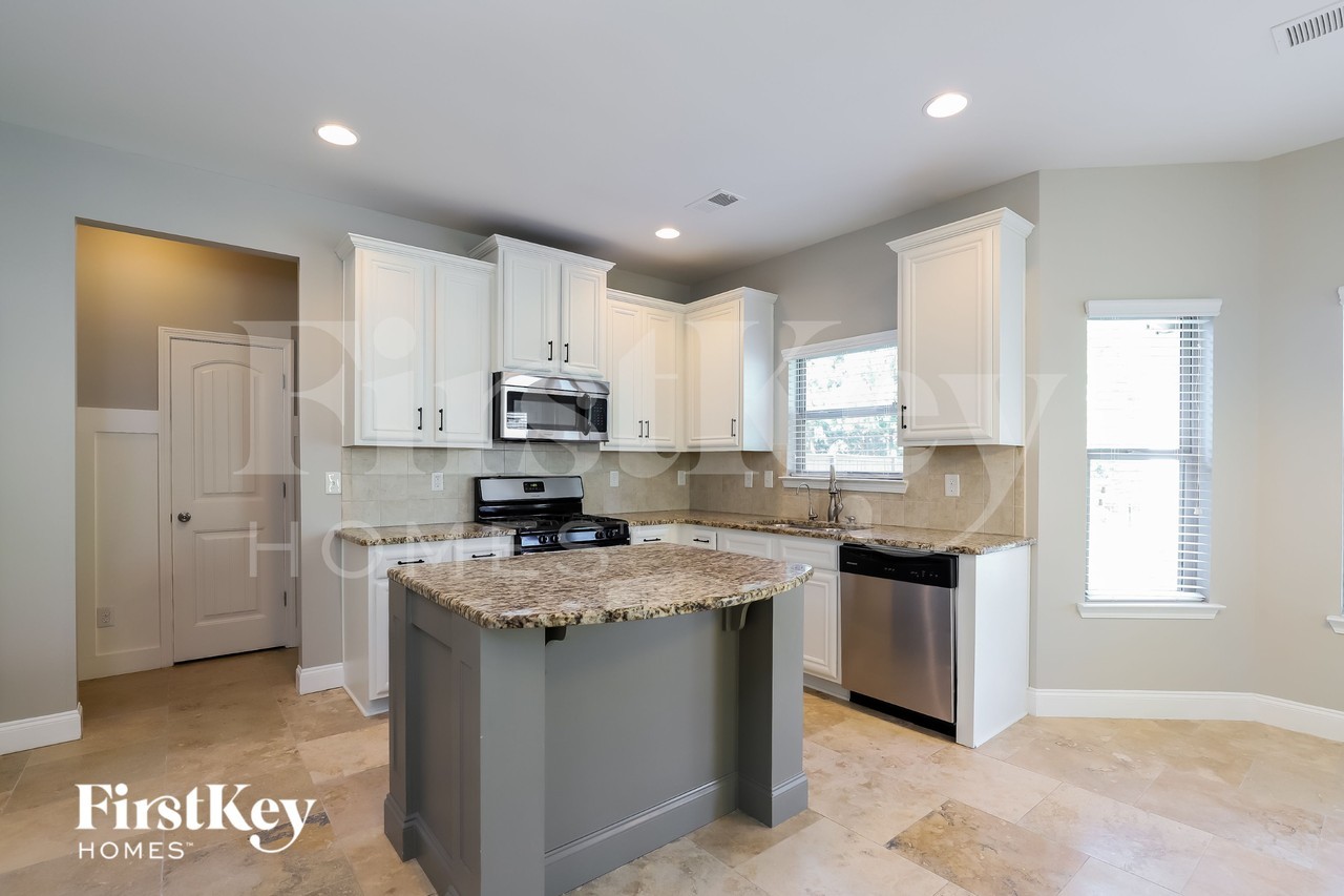 5931 Lexington Way - Photo 5 of 15