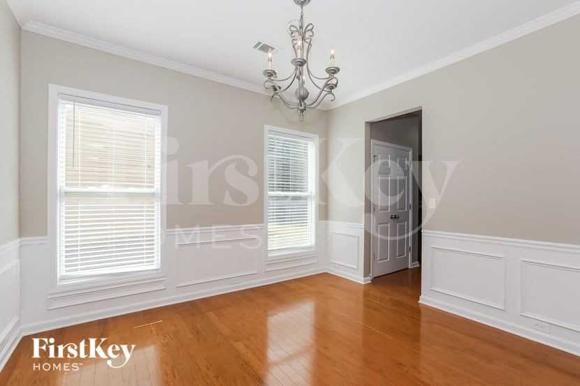 1530 Hedington Cir - Photo 3 of 15