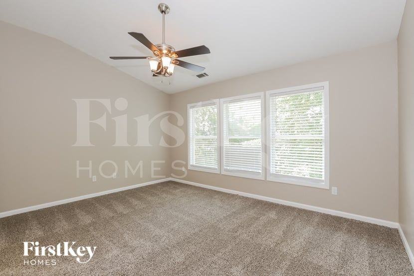 1530 Hedington Cir - Photo 7 of 15