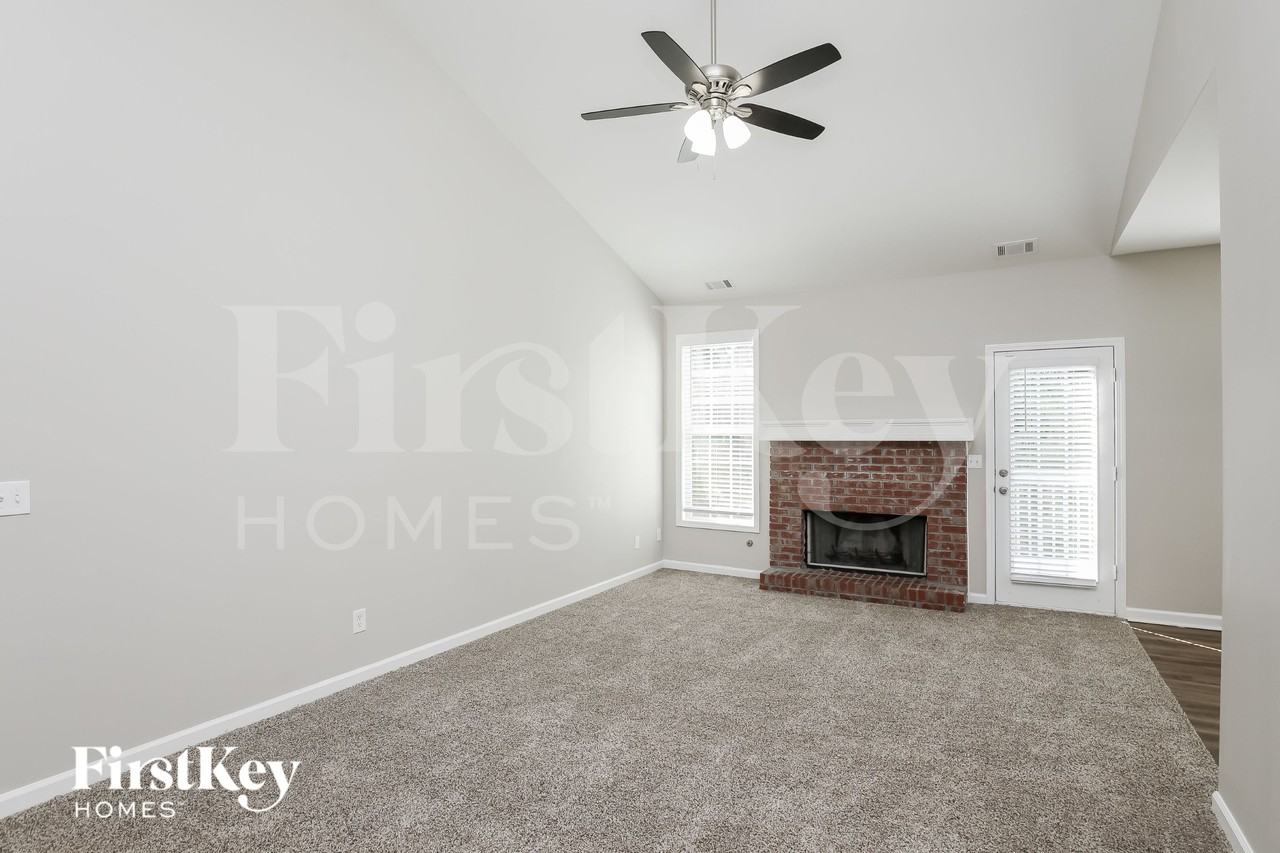 731 Mallard Dr - Photo 3 of 15