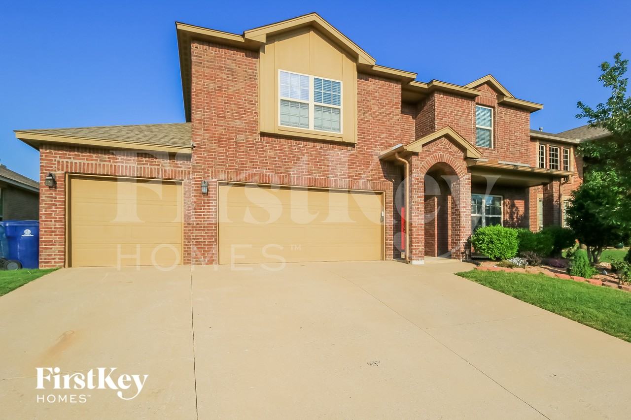 9708 Allie Hope Ln - Photo 2 of 15