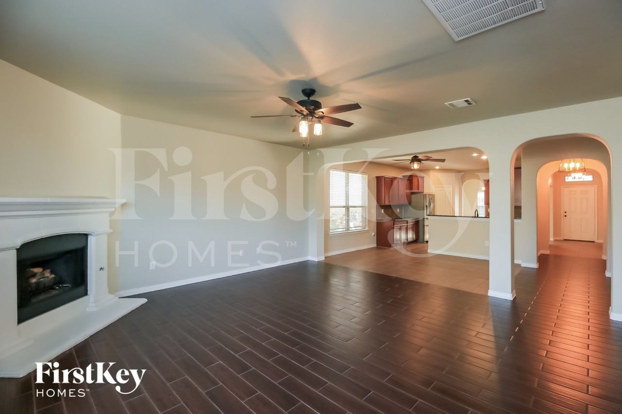 9708 Allie Hope Ln - Photo 4 of 15
