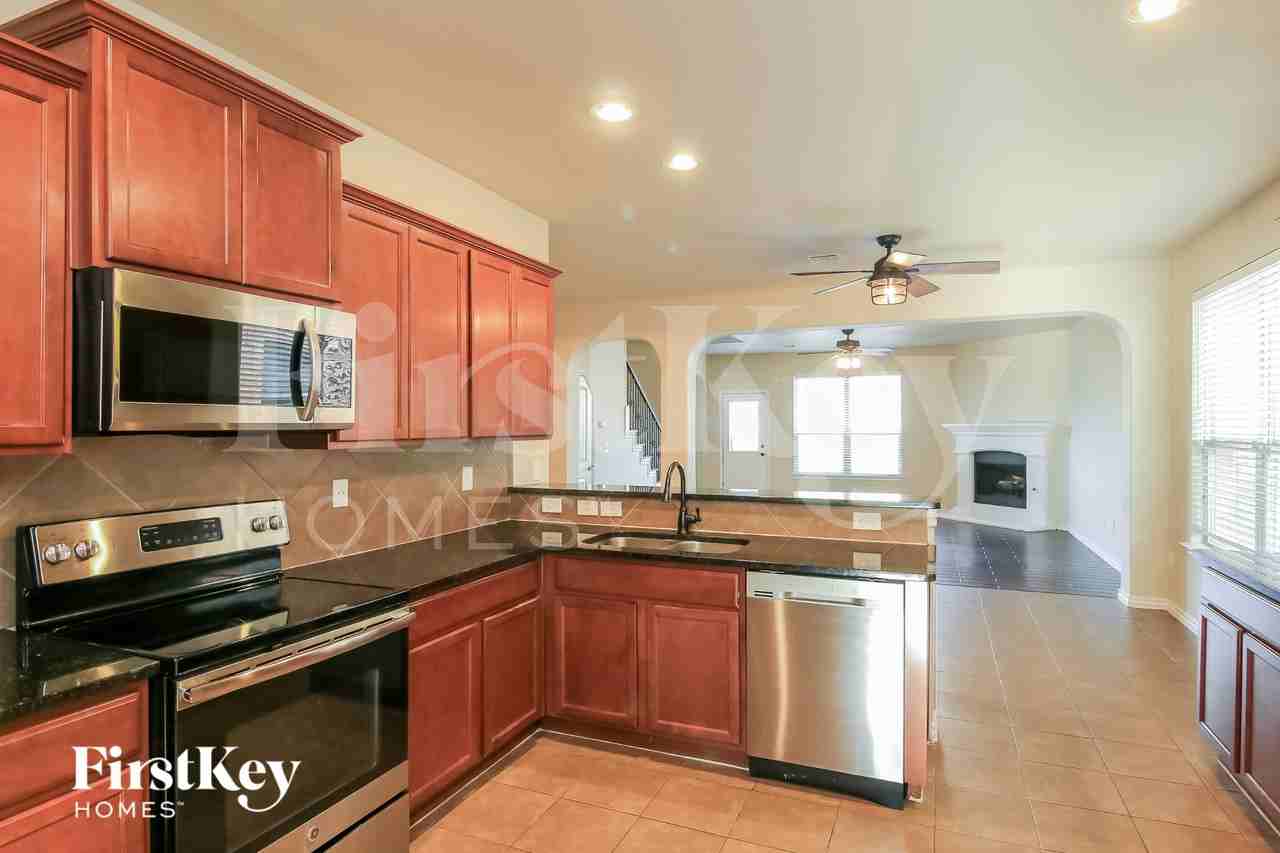 9708 Allie Hope Ln - Photo 6 of 15