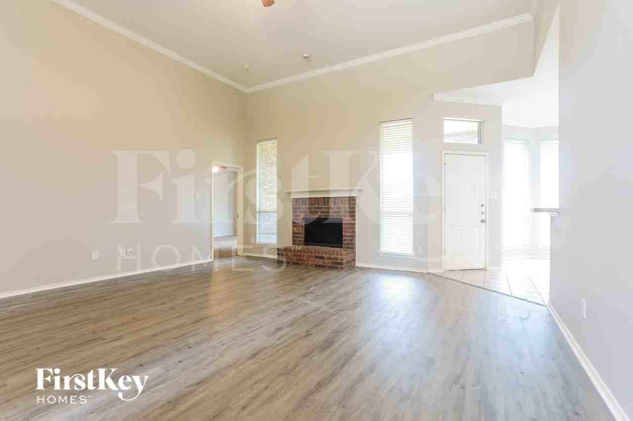 1731 Vista Ridge Dr W - Photo 3 of 19