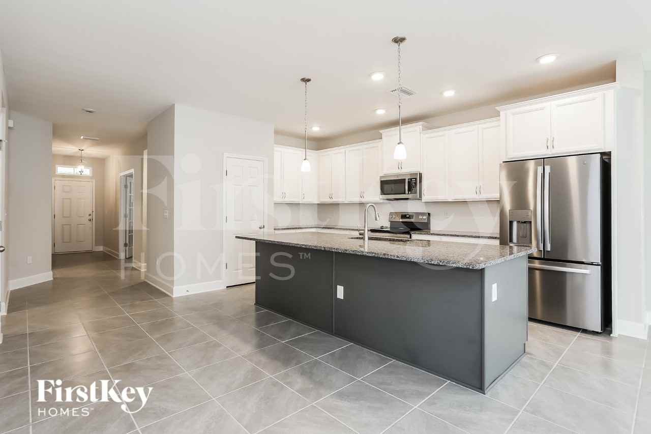 12069 Bridgehampton Rd - Photo 6 of 15