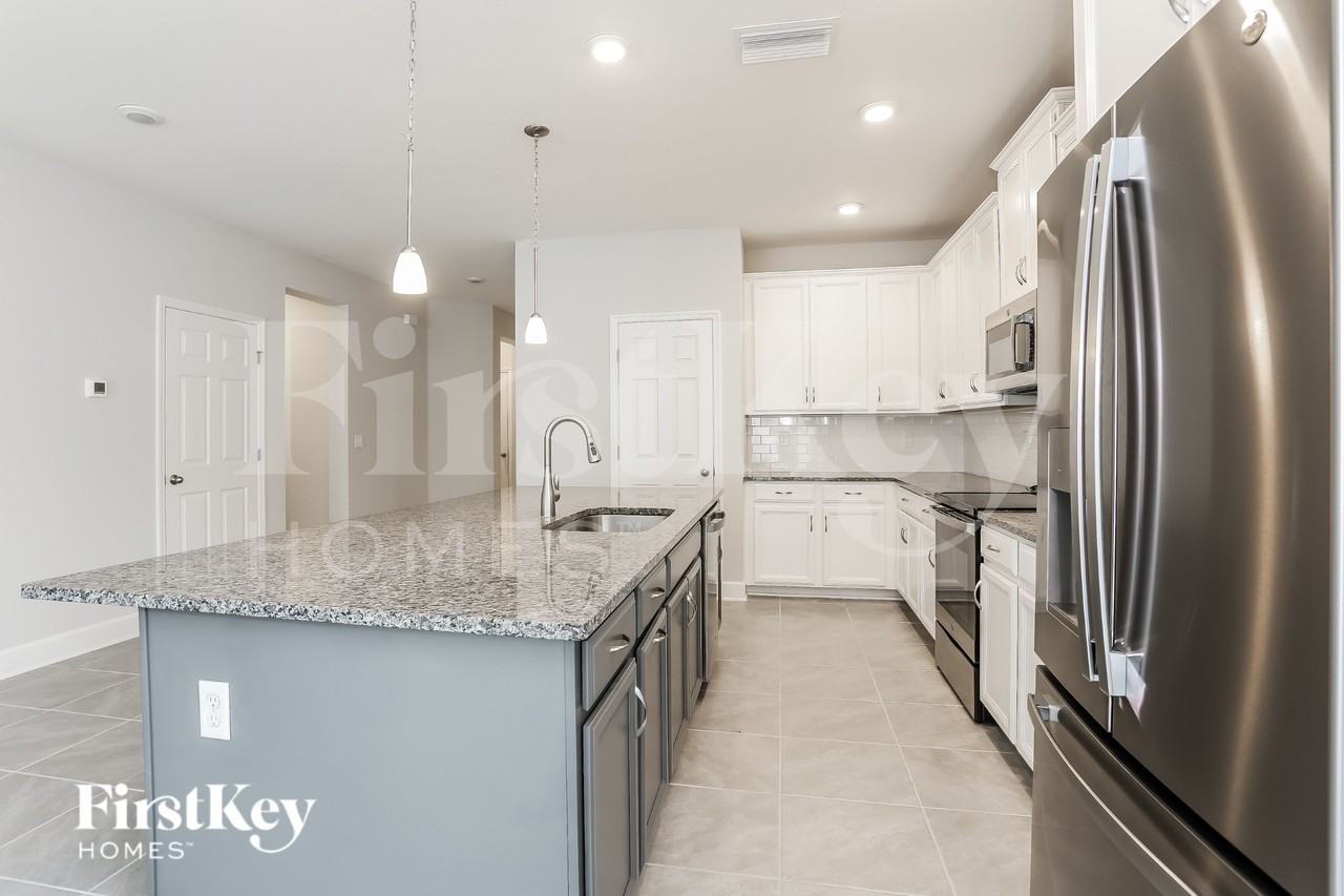 12069 Bridgehampton Rd - Photo 7 of 15