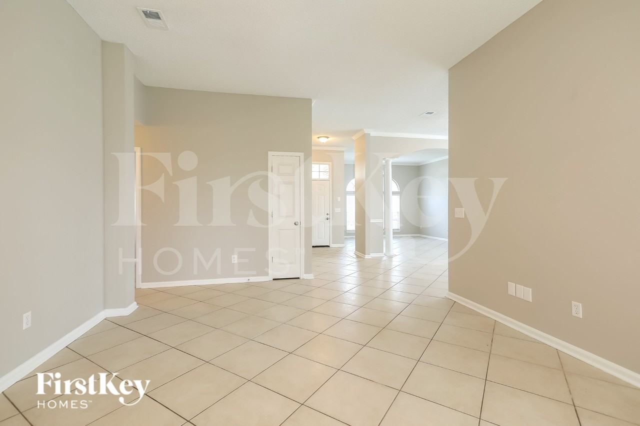 5372 Chestnut Lake Dr - Photo 5 of 15