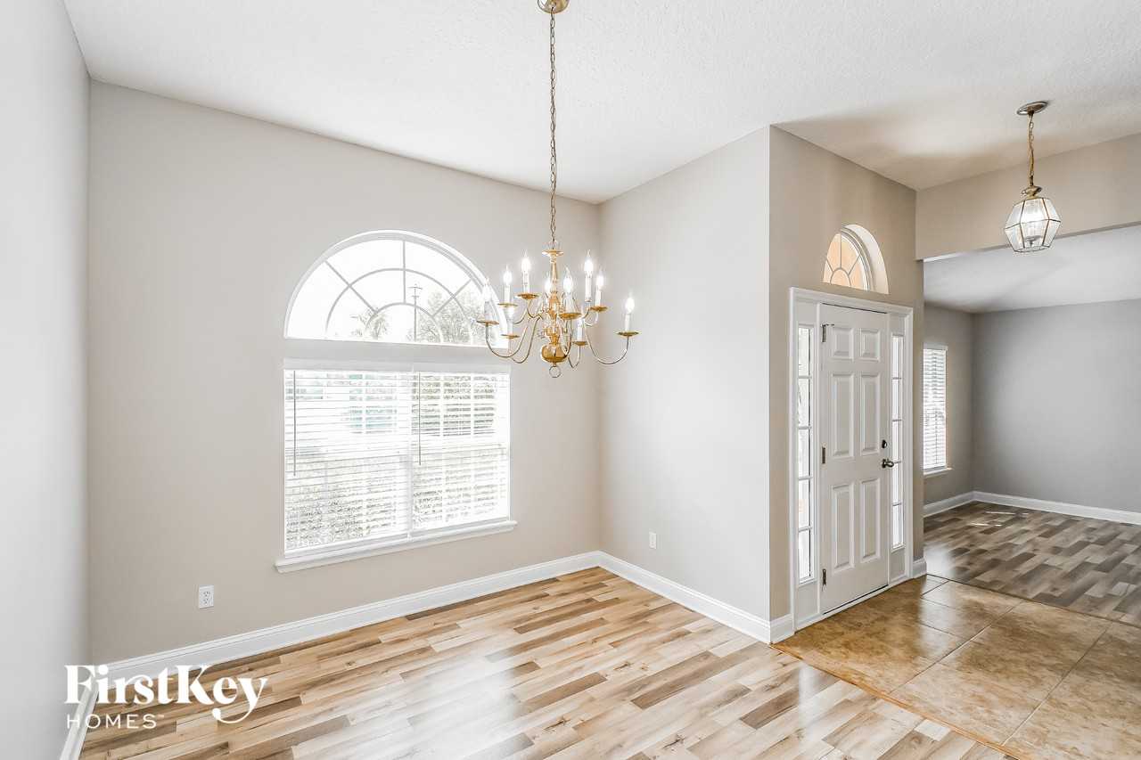 408 Spring Ridge Ct - Photo 5 of 15