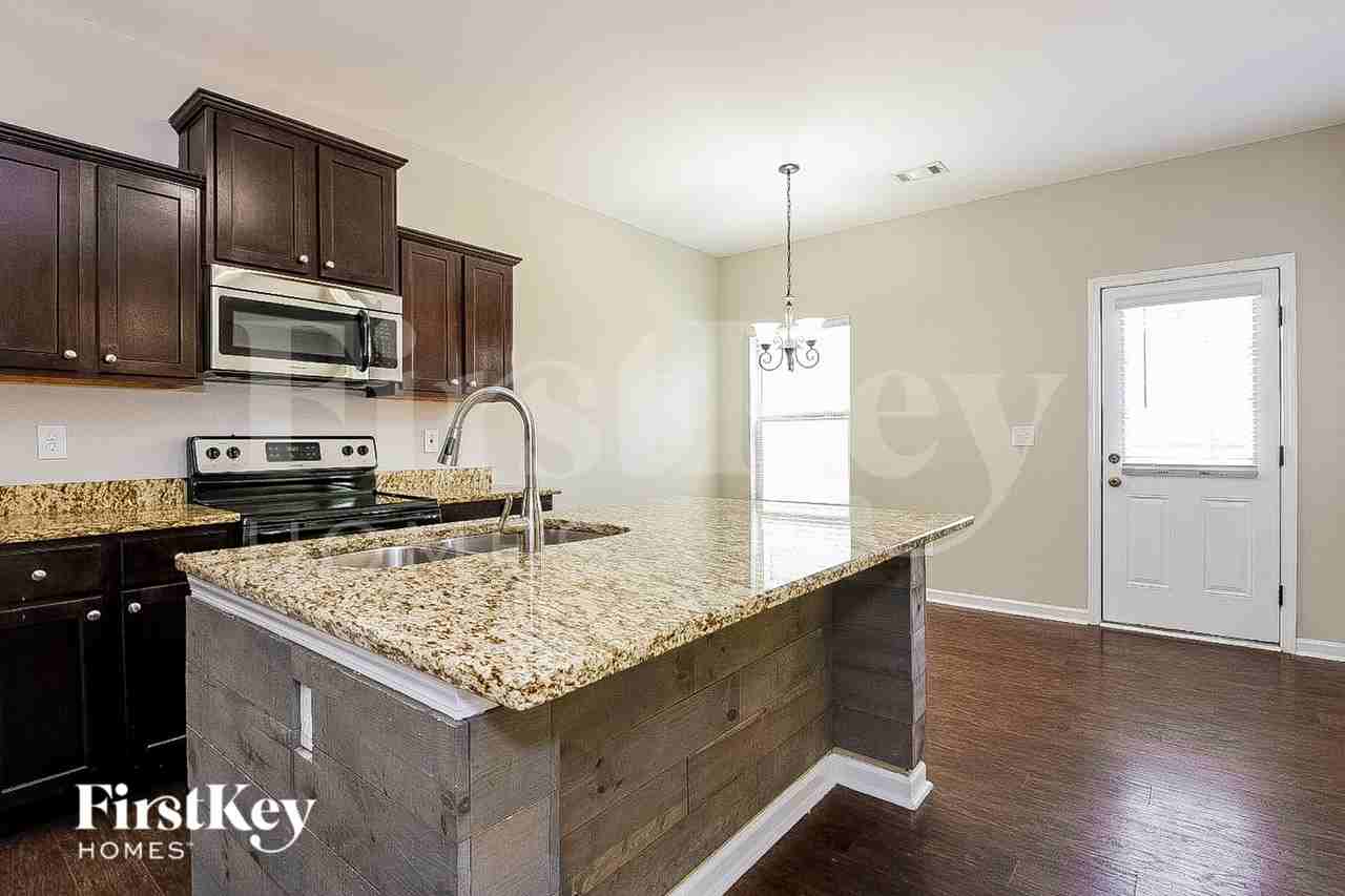 249 Bethany Manor Ct - Photo 6 of 15