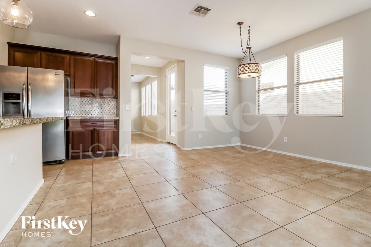 23781 W Hammond Ln - Photo 5 of 15