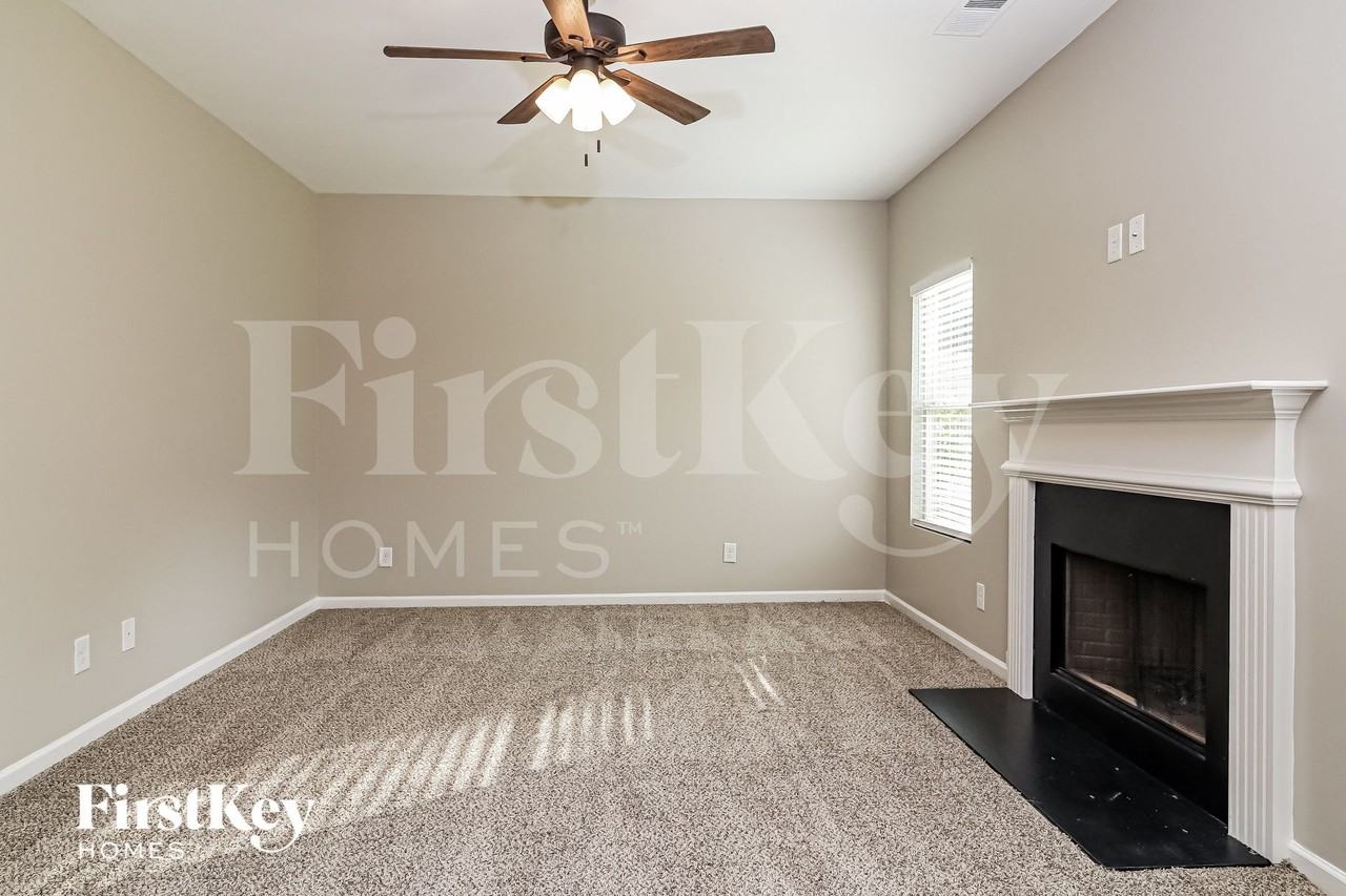 415 Shady Gln - Photo 2 of 15