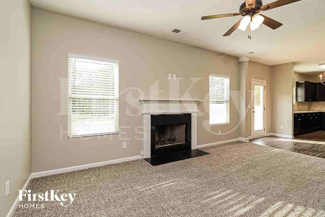 415 Shady Gln - Photo 3 of 15