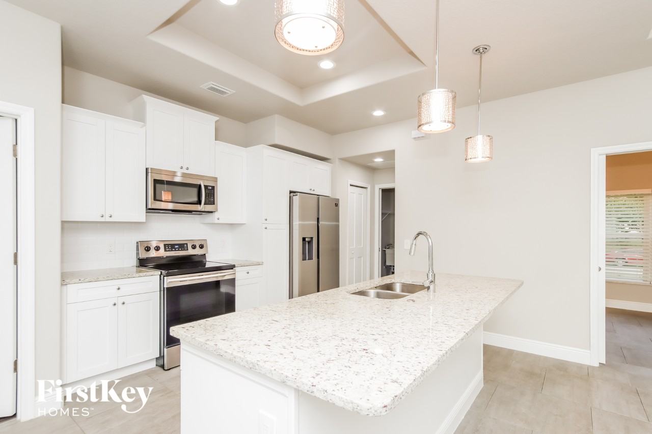 926 Braganza Ave Se - Photo 5 of 15