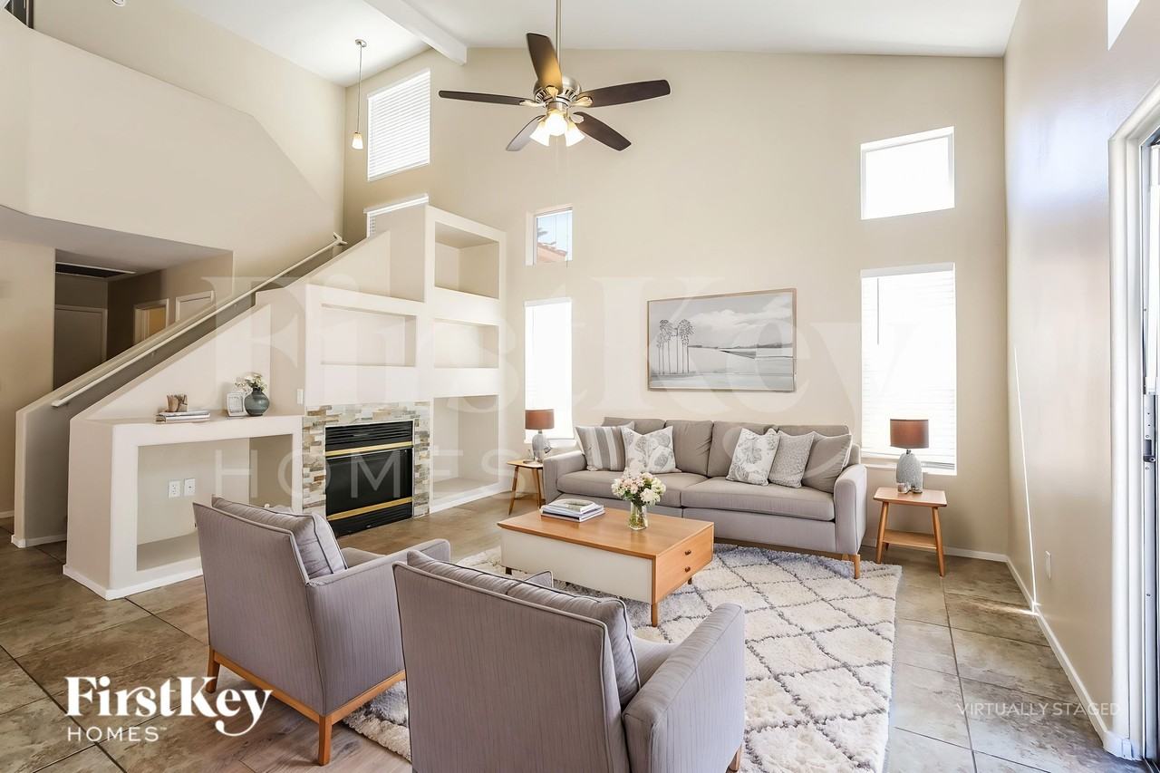 8008 Revolver Ave - Photo 4 of 19