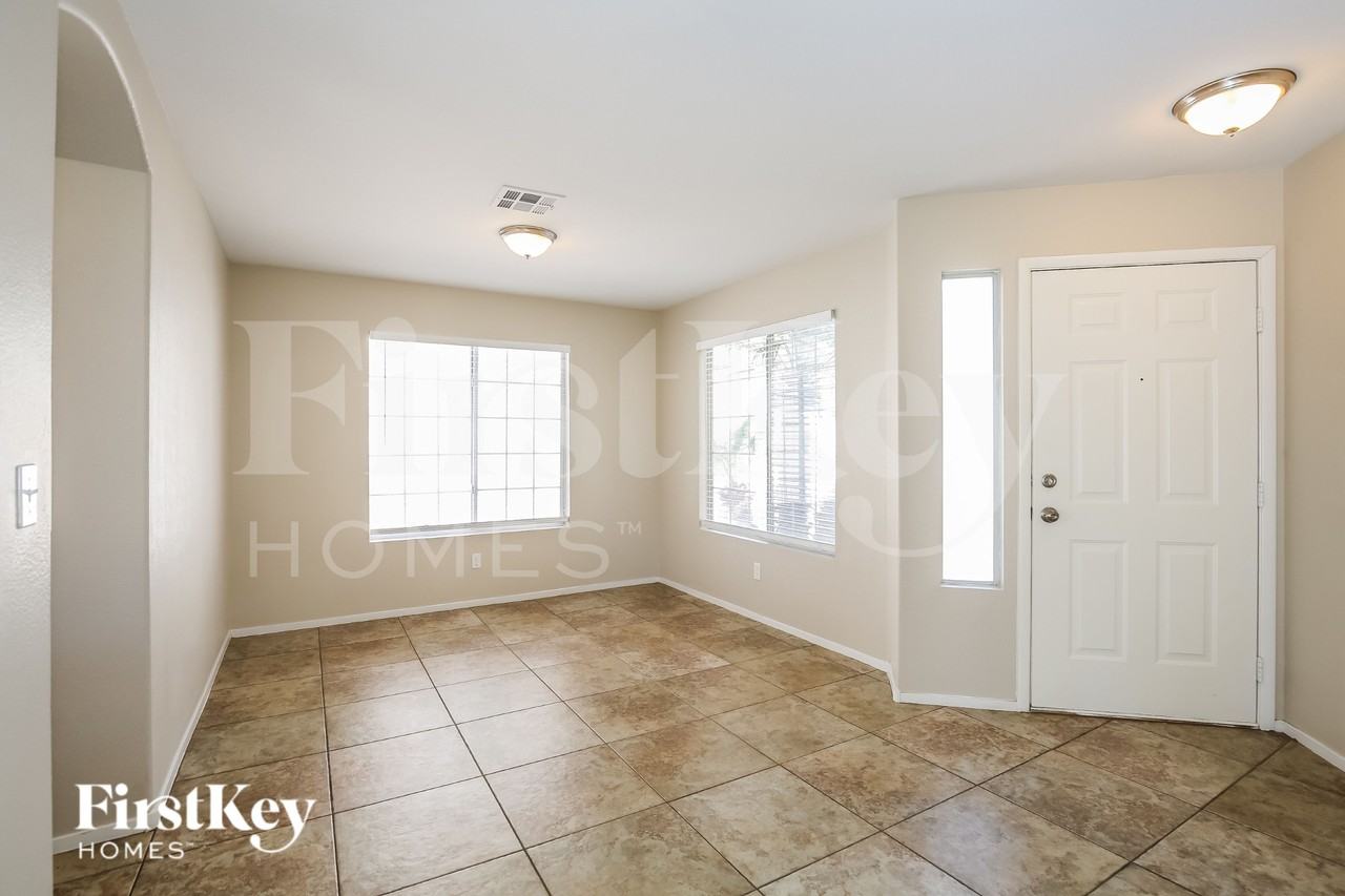8008 Revolver Ave - Photo 7 of 19