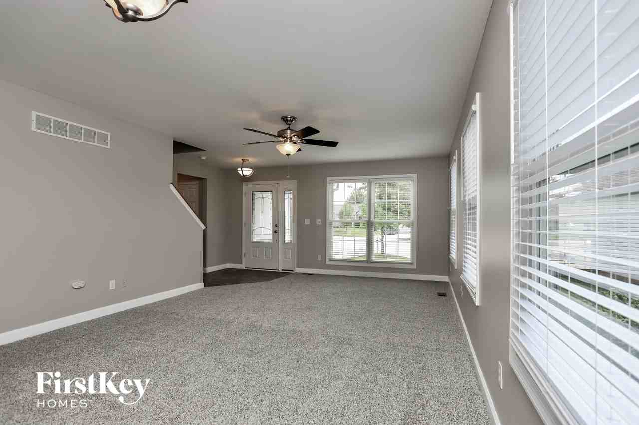 128 Homefield Lake Ct - Photo 2 of 15