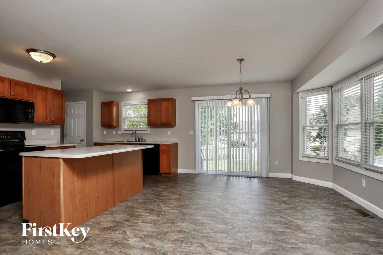 128 Homefield Lake Ct - Photo 4 of 15