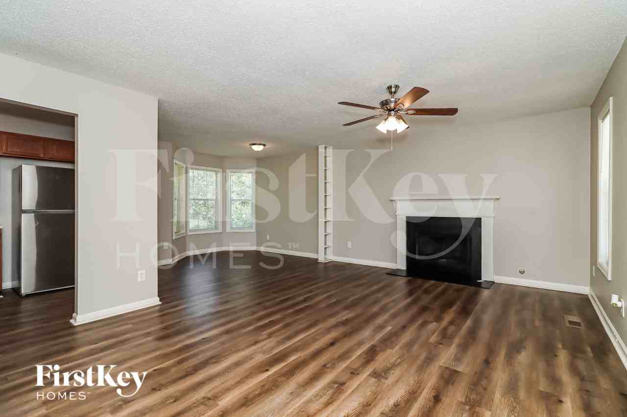 110 Ivy Trace Ln - Photo 3 of 19