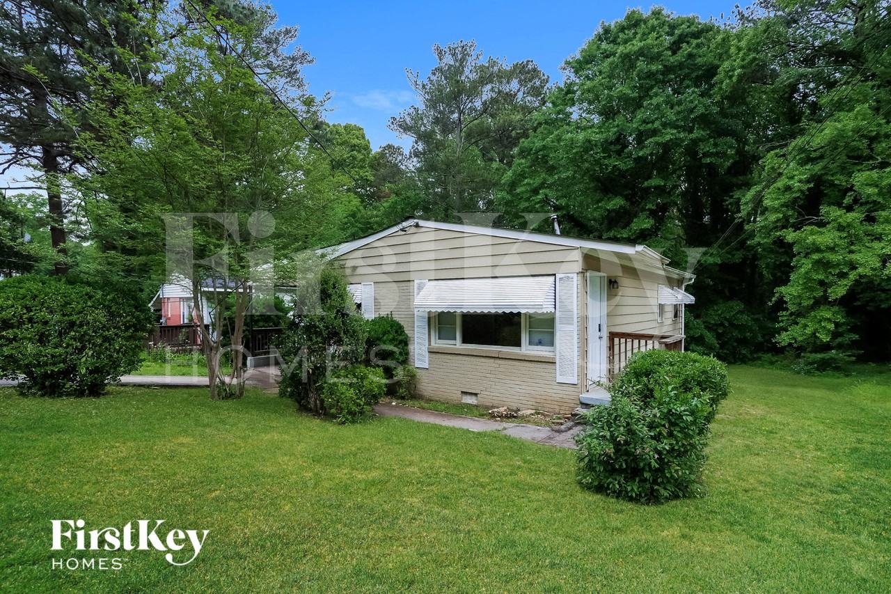 727 Alfred Rd Nw - Photo 2 of 15