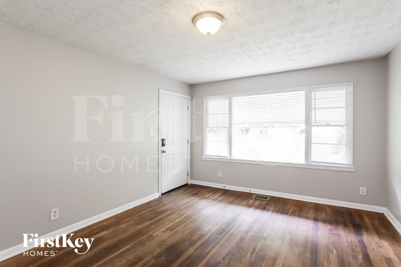 727 Alfred Rd Nw - Photo 4 of 15