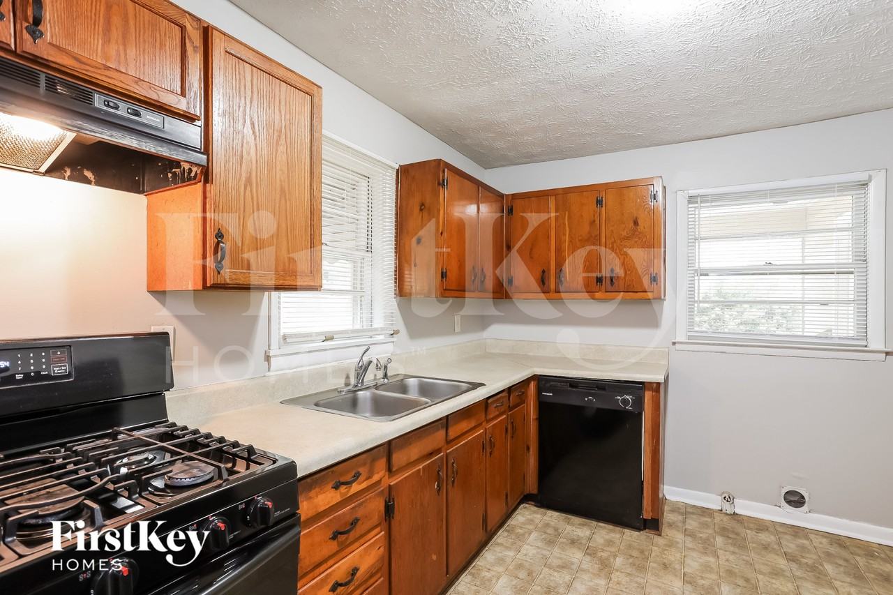 727 Alfred Rd Nw - Photo 6 of 15