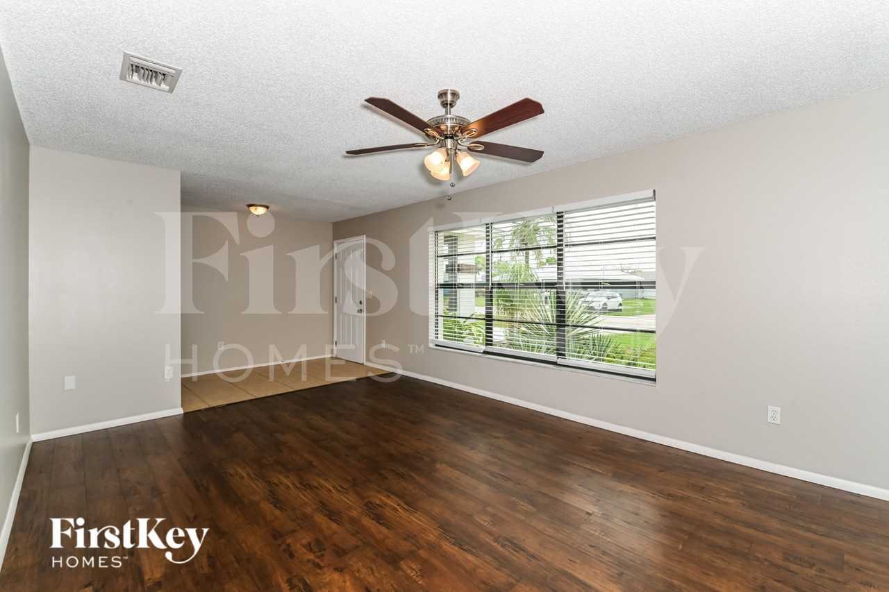 4404 Sw 6th Pl - Photo 2 of 16