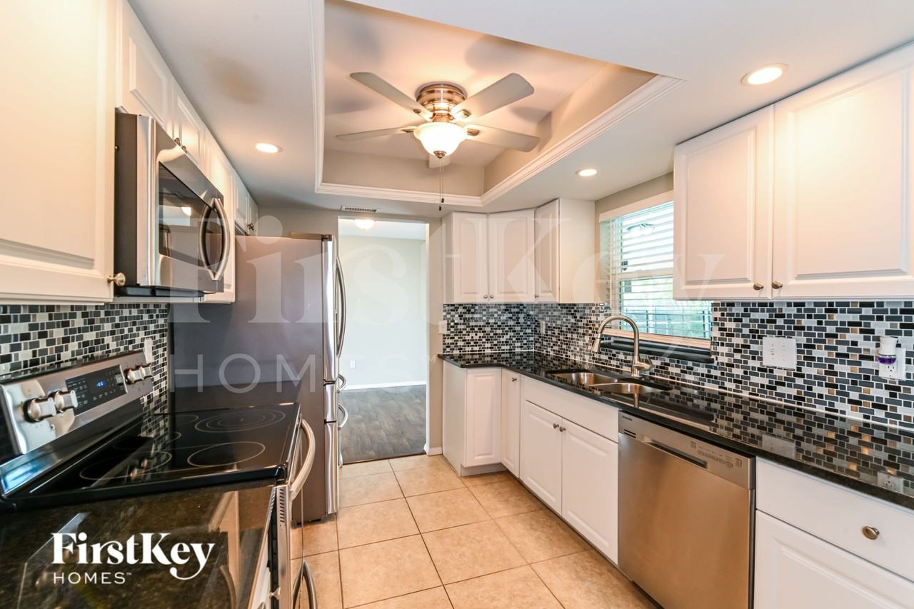 4404 Sw 6th Pl - Photo 4 of 16