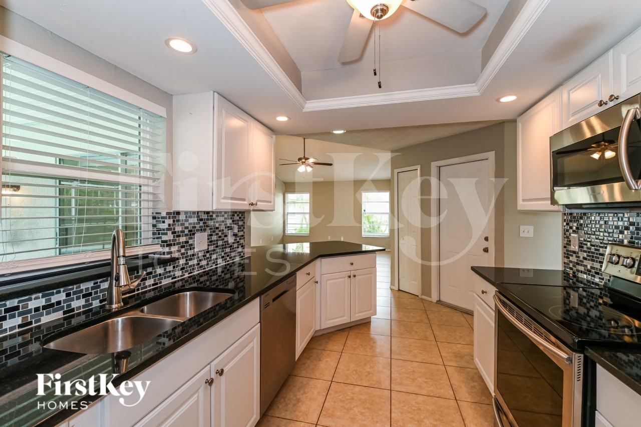 4404 Sw 6th Pl - Photo 5 of 16