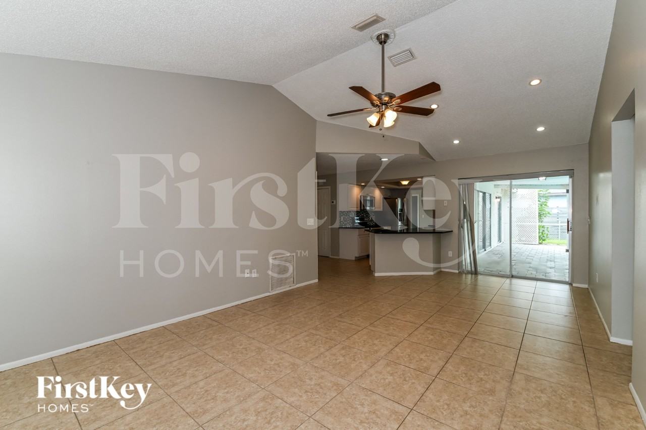 4404 Sw 6th Pl - Photo 7 of 16