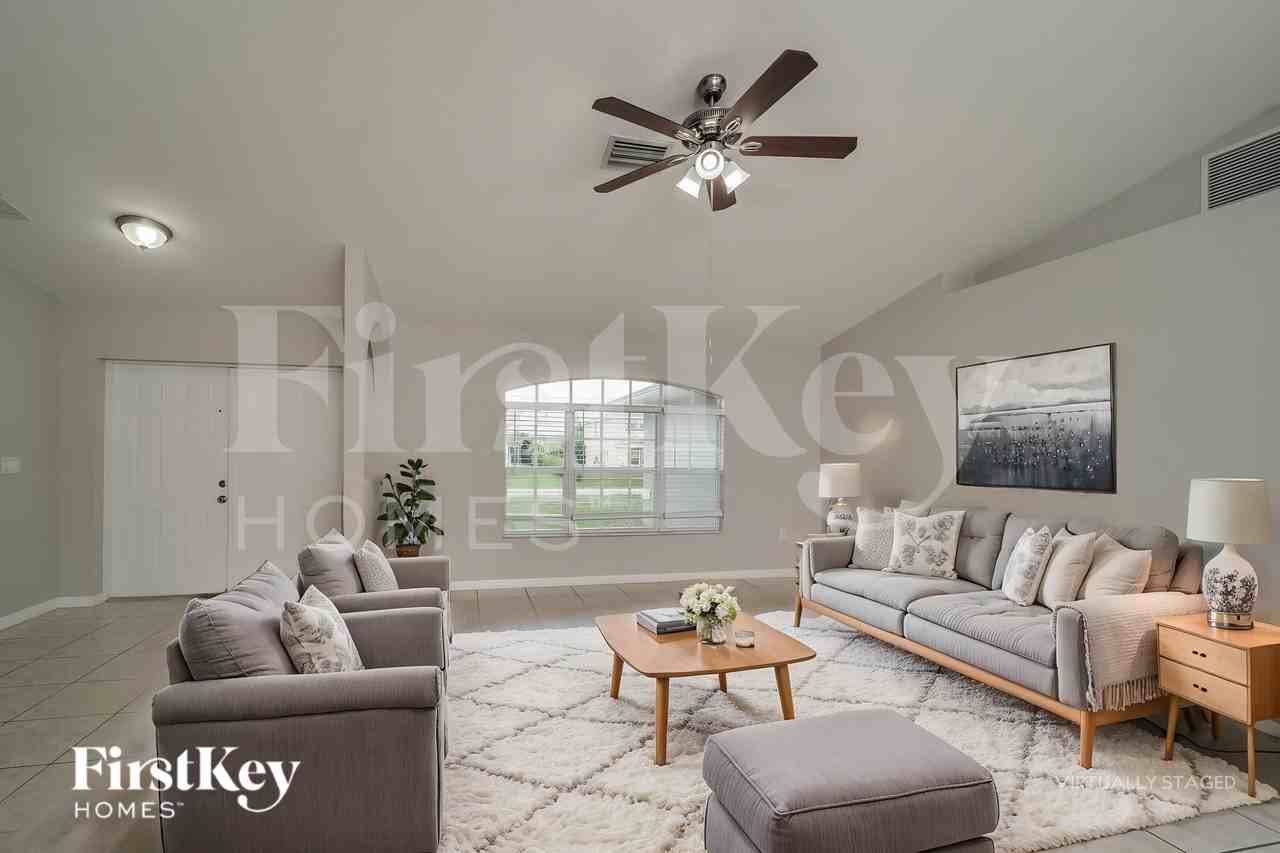 2100 Sw 12th Ter - Photo 4 of 20