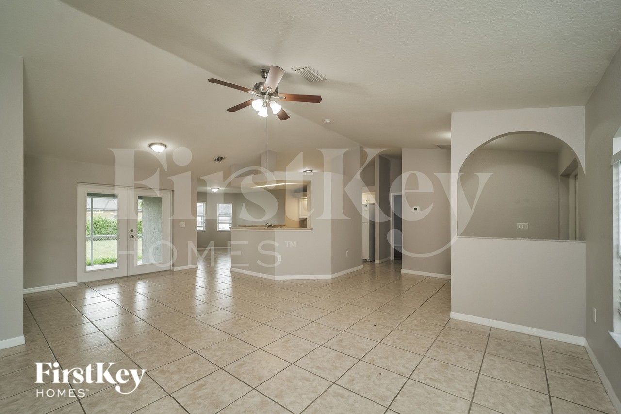 2100 Sw 12th Ter - Photo 5 of 20