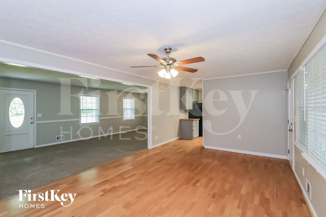 3560 Nowlin Rd Nw - Photo 7 of 15