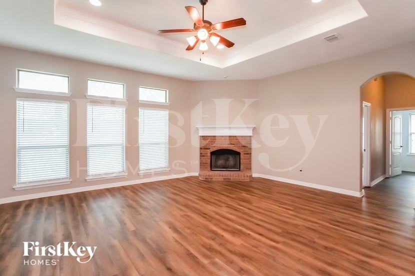 5829 Nathaniel Dr - Photo 3 of 15