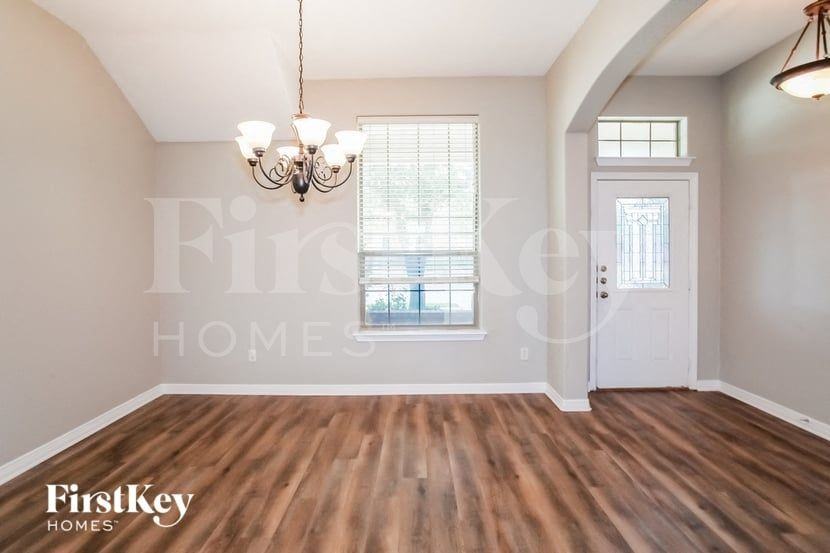 5829 Nathaniel Dr - Photo 4 of 15