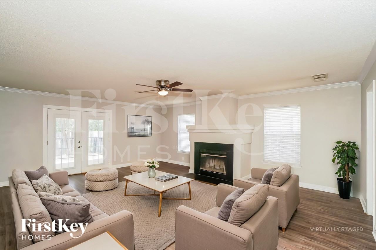 14219 N Hills Village Dr - Photo 4 of 19