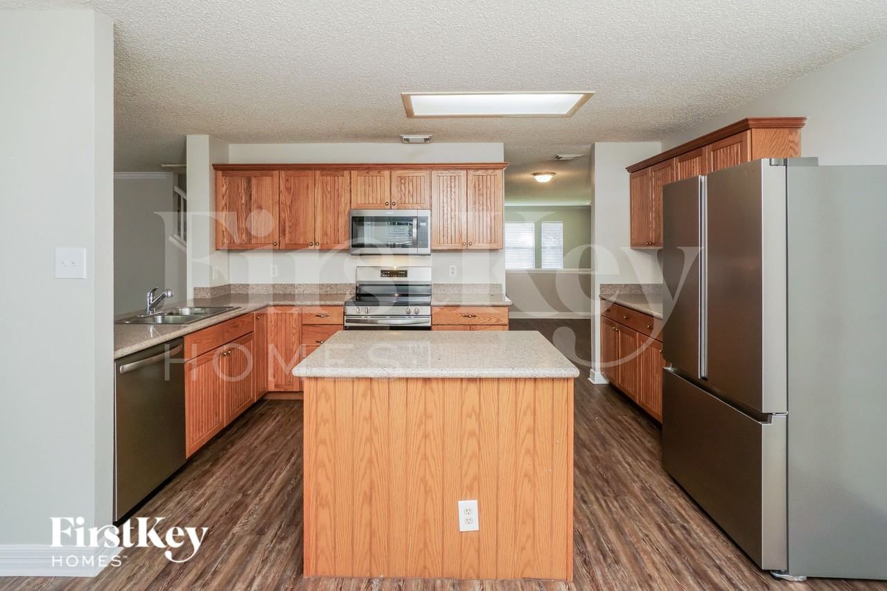 14219 N Hills Village Dr - Photo 6 of 19