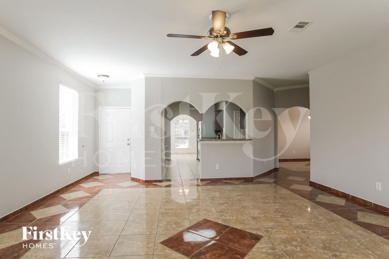 22518 Spence Park Ct - Photo 3 of 15