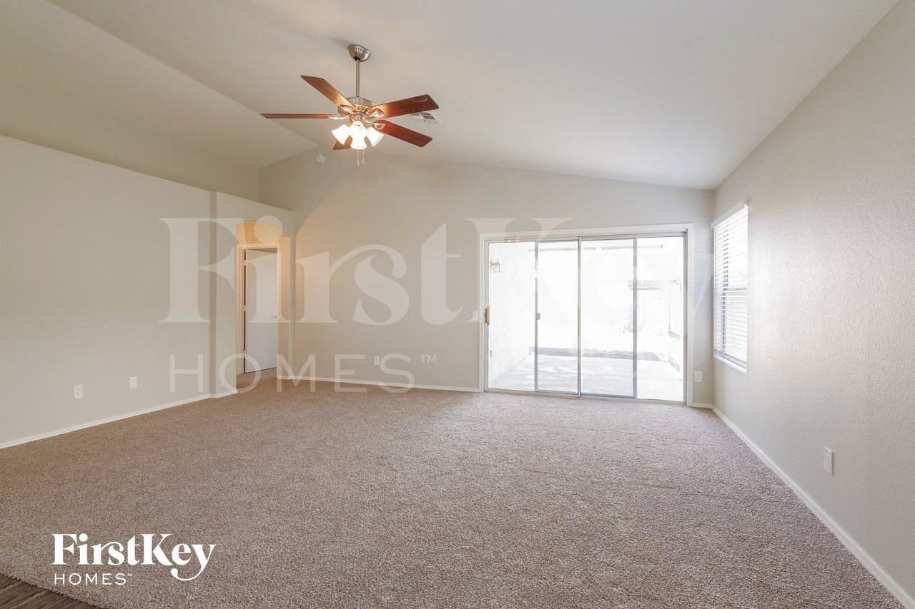 8402 W Bloomfield Rd - Photo 3 of 15