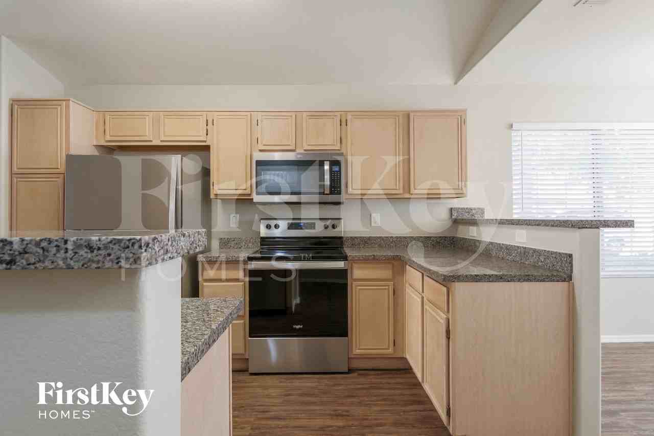8402 W Bloomfield Rd - Photo 7 of 15
