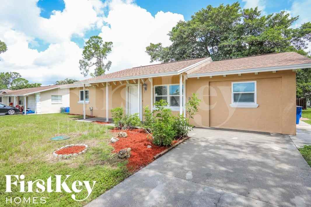 9217 Pomelo Rd E - Photo 2 of 15