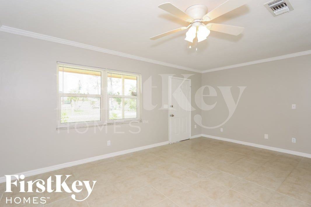 9217 Pomelo Rd E - Photo 3 of 15