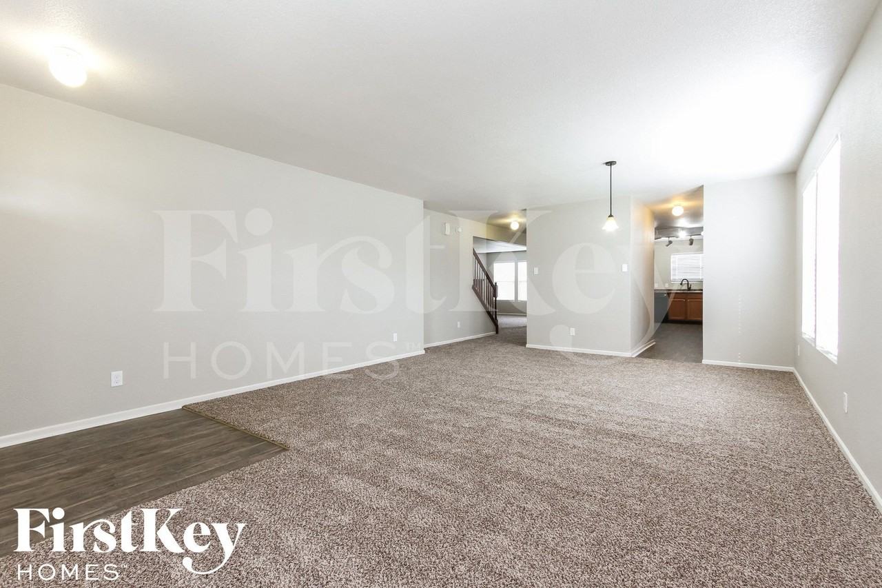 8655 Hopewell Ct - Photo 2 of 15