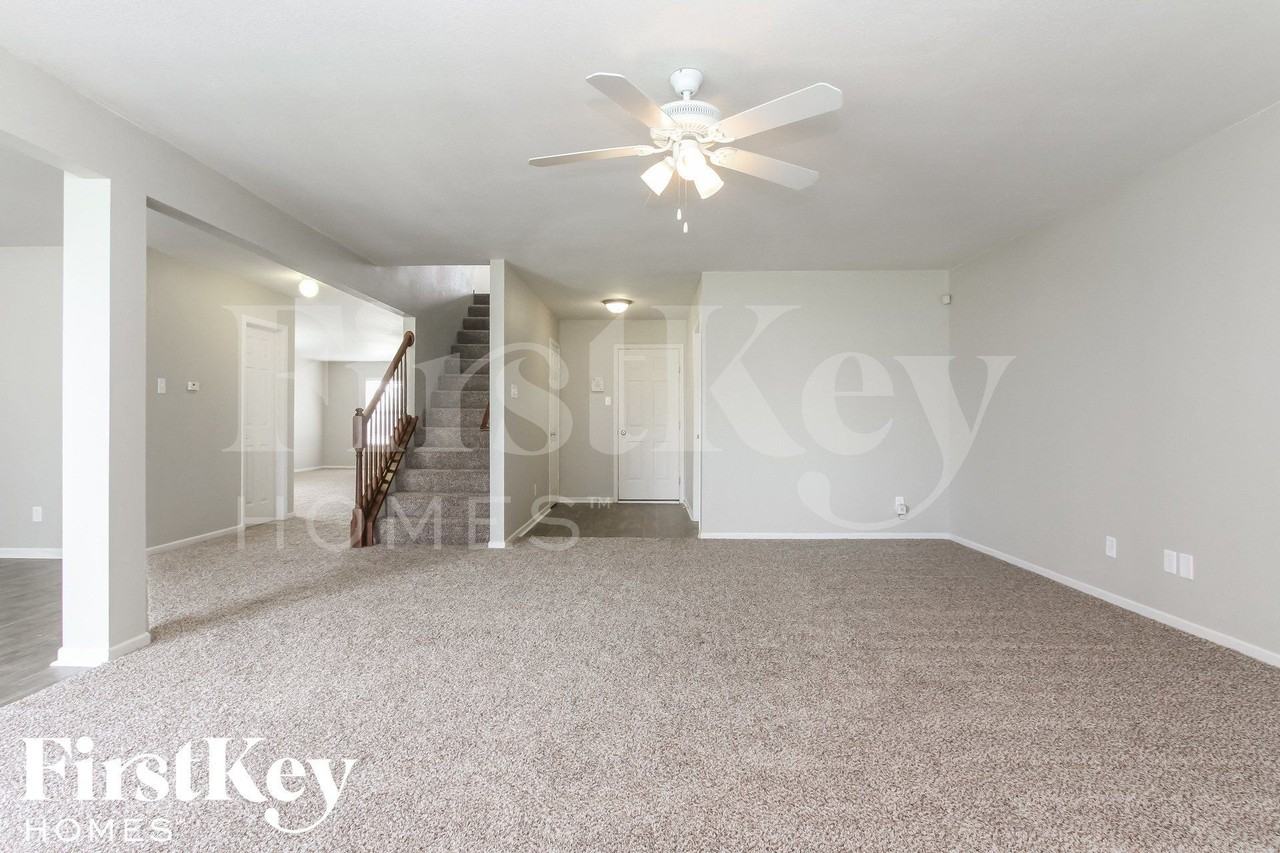 8655 Hopewell Ct - Photo 3 of 15