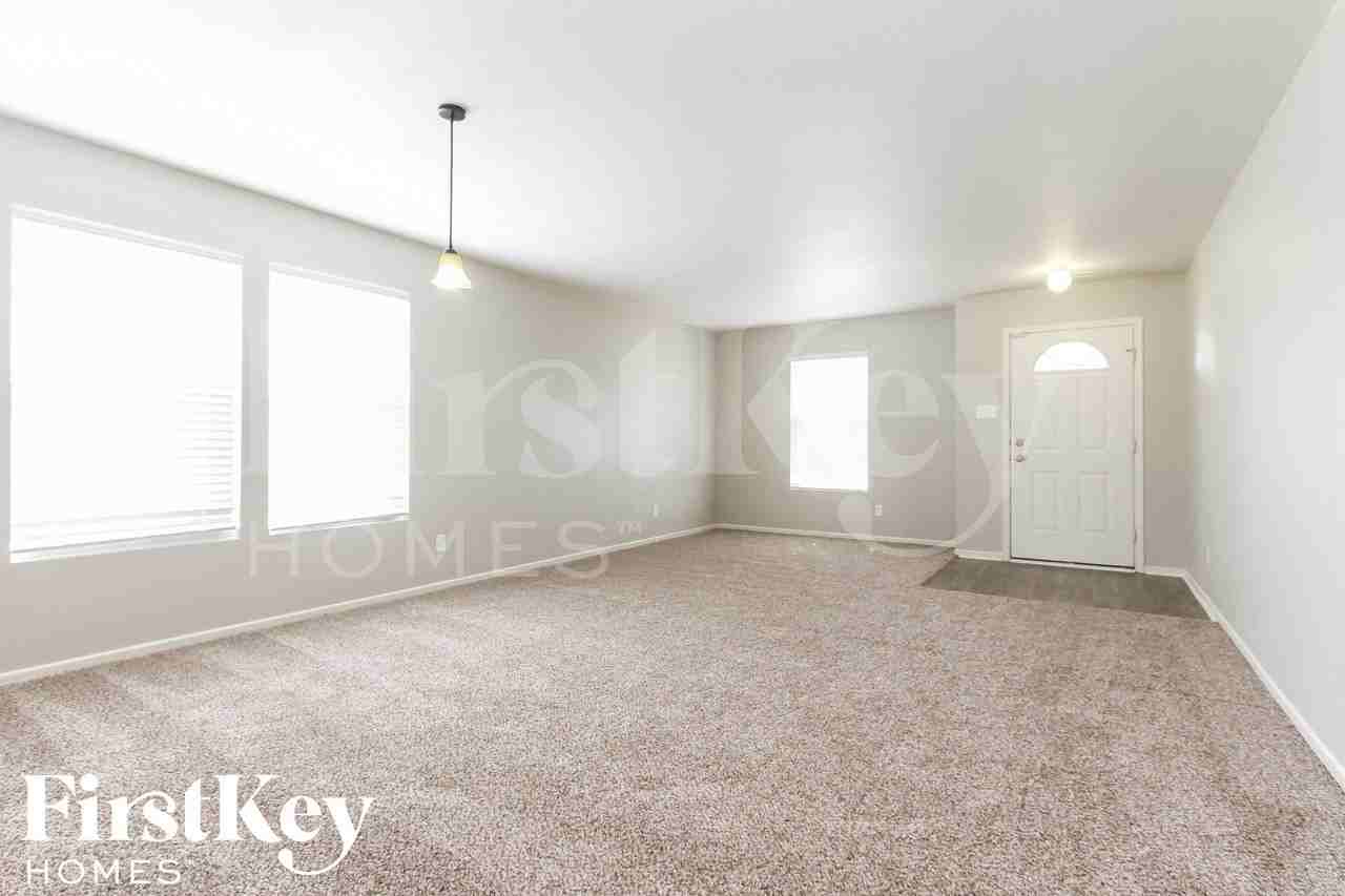 8655 Hopewell Ct - Photo 5 of 15