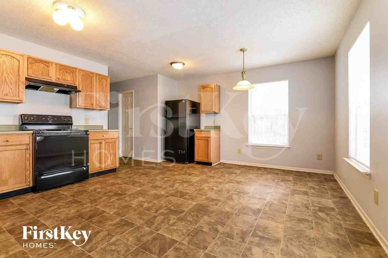7915 Caraway Pl - Photo 5 of 15