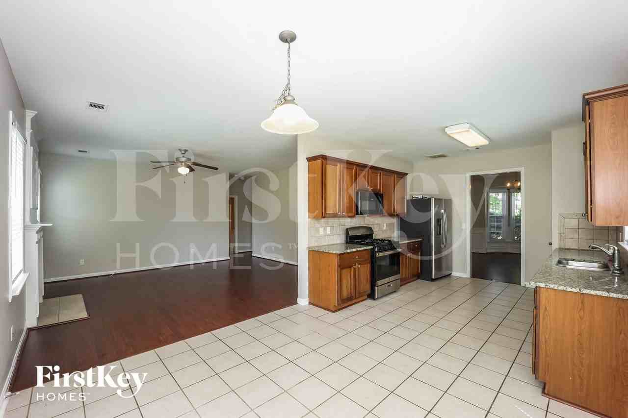 7297 Basalt Dr - Photo 6 of 15