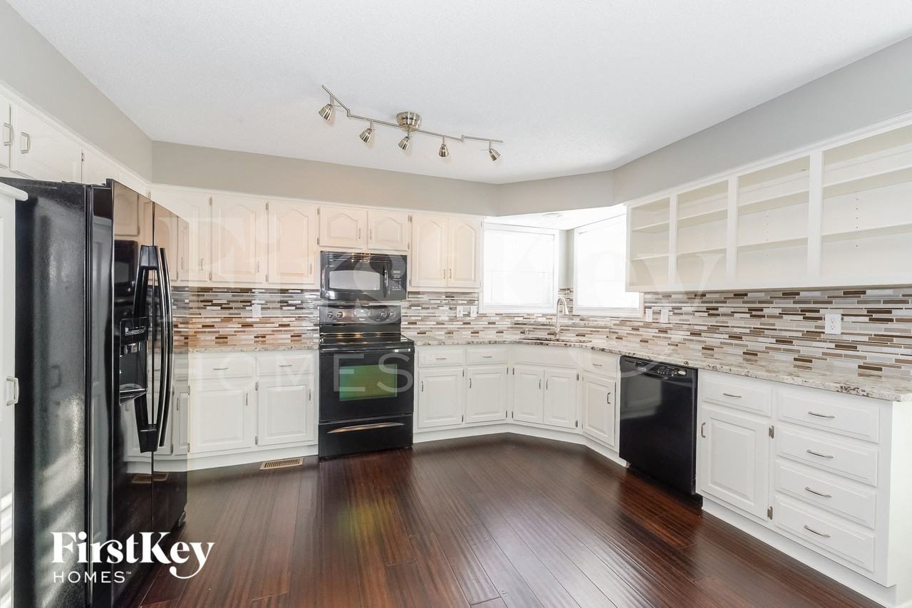 700 Canter St - Photo 6 of 14