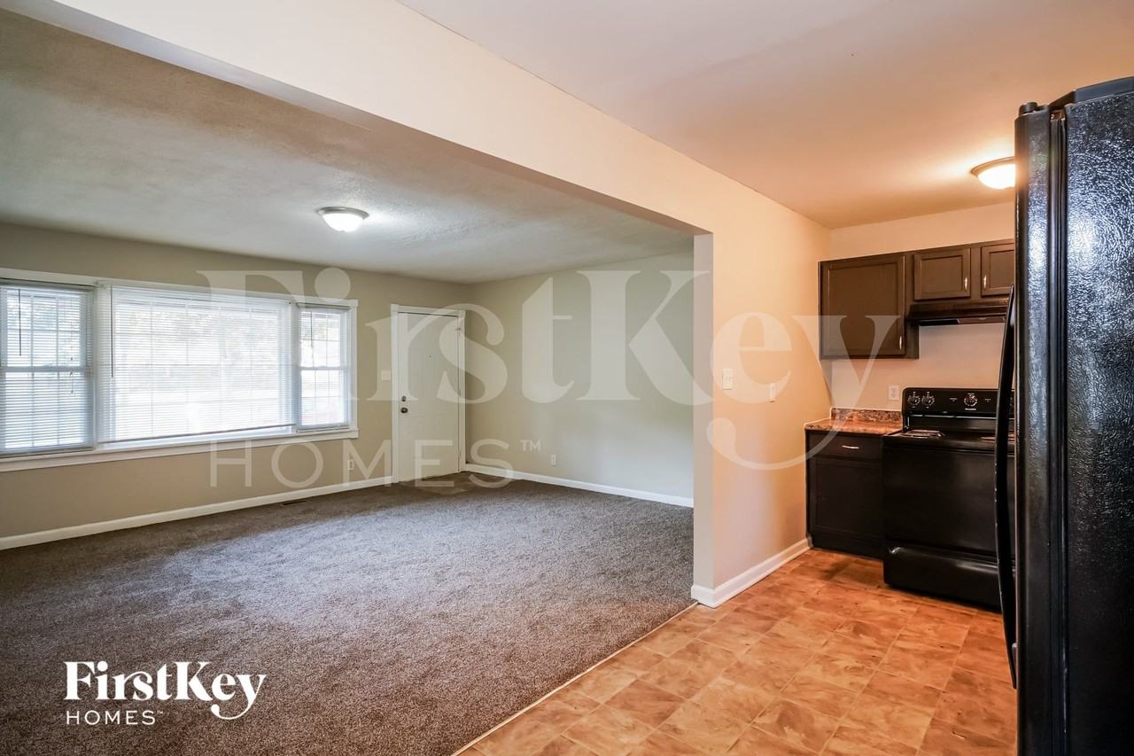 6440 W 15th St - Photo 5 of 15